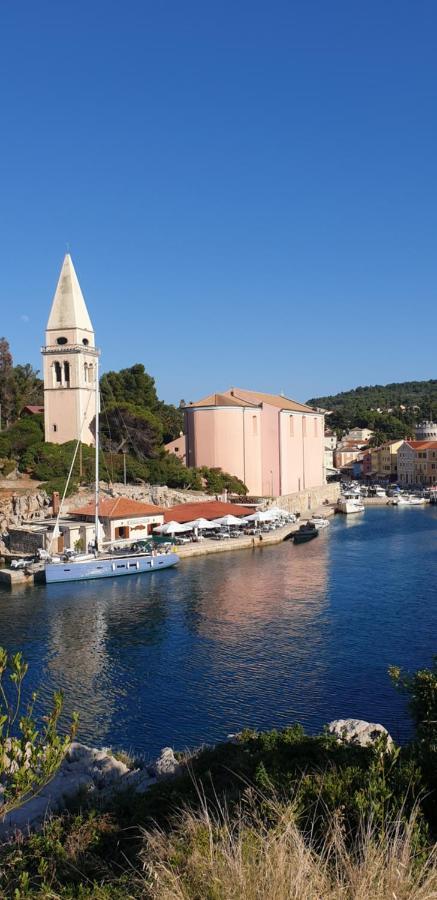 Narcis Central Apartment With Sea & City Views Veli Lošinj Kültér fotó