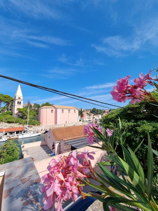 Narcis Central Apartment With Sea & City Views Veli Lošinj Kültér fotó