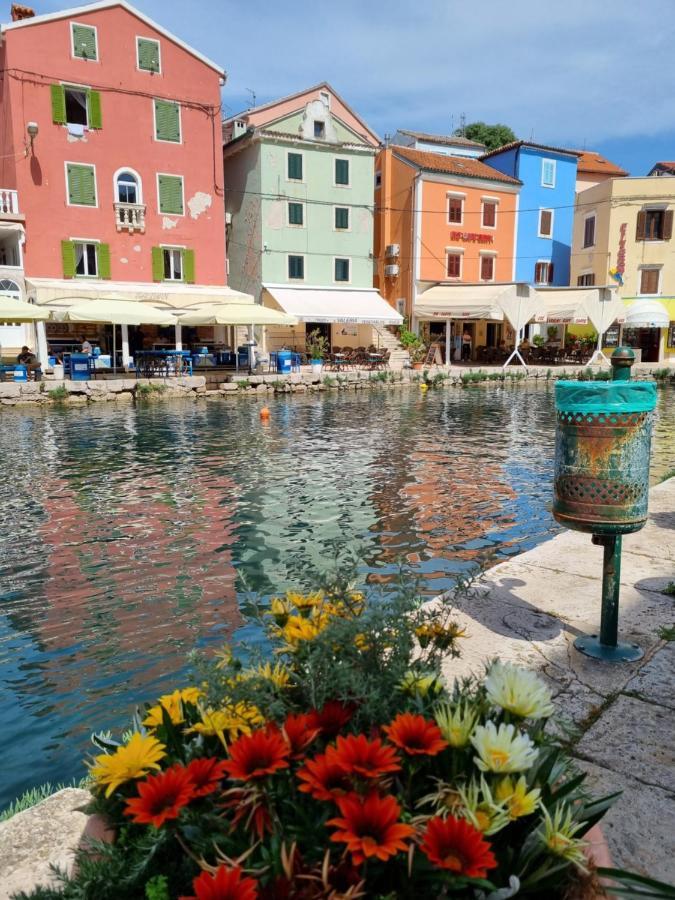 Narcis Central Apartment With Sea & City Views Veli Lošinj Kültér fotó