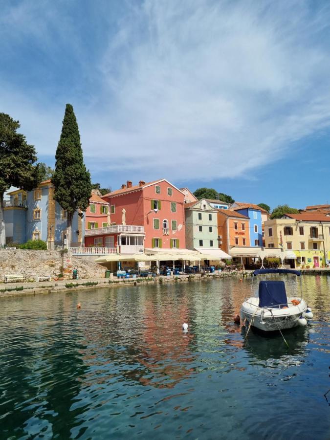 Narcis Central Apartment With Sea & City Views Veli Lošinj Kültér fotó