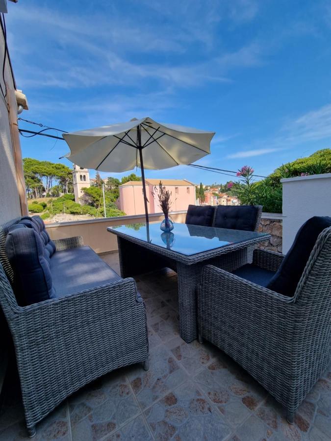 Narcis Central Apartment With Sea & City Views Veli Lošinj Kültér fotó