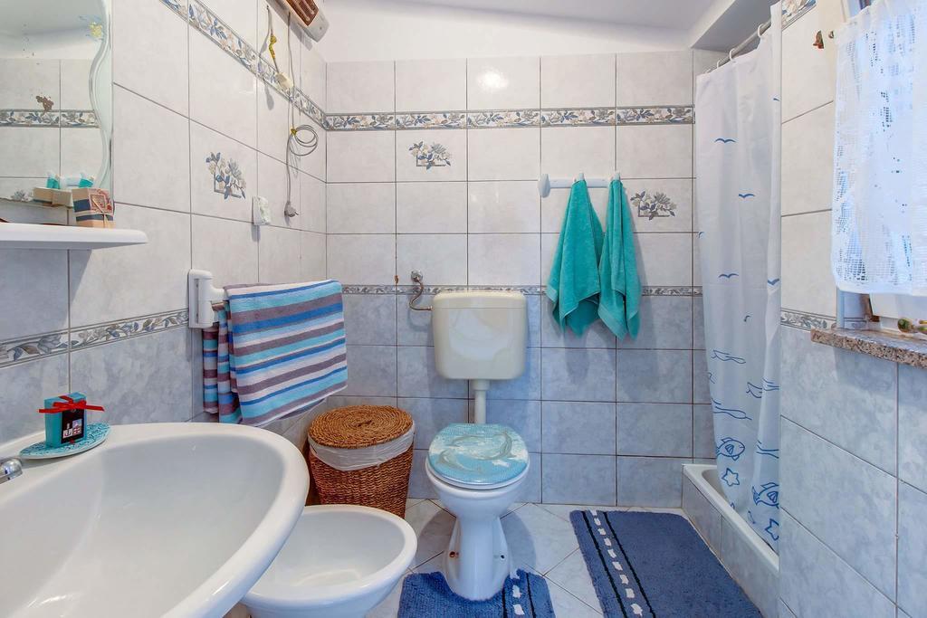 Narcis Central Apartment With Sea & City Views Veli Lošinj Kültér fotó