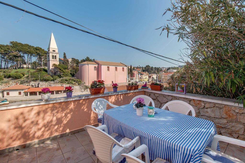 Narcis Central Apartment With Sea & City Views Veli Lošinj Kültér fotó