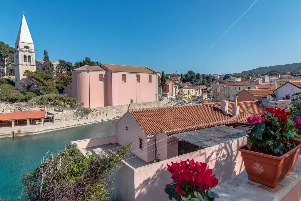 Narcis Central Apartment With Sea & City Views Veli Lošinj Kültér fotó